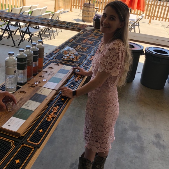 Meet your Posher, Ashley - Picture 1 of 1